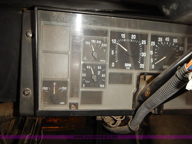 image for item J3087 1994 International 3800 school bus