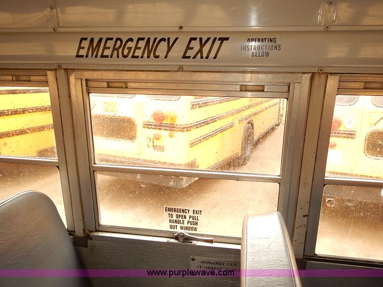 image for item J3087 1994 International 3800 school bus