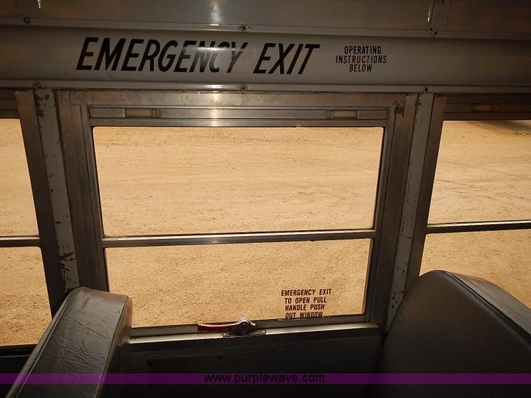 image for item J3087 1994 International 3800 school bus