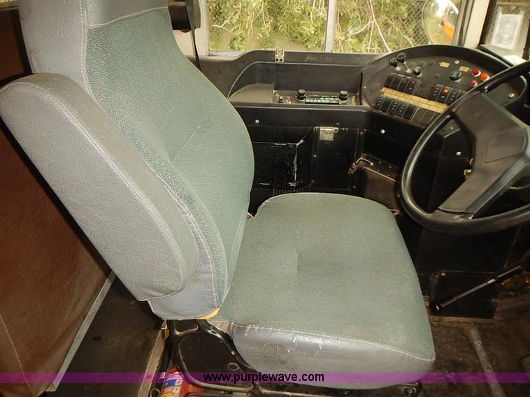 image for item J3088 1997 International 3800 school bus