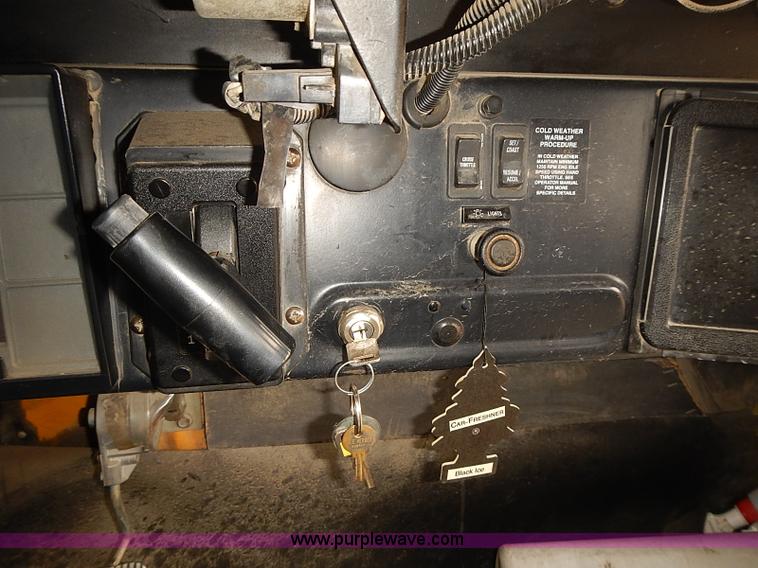 image for item J3088 1997 International 3800 school bus