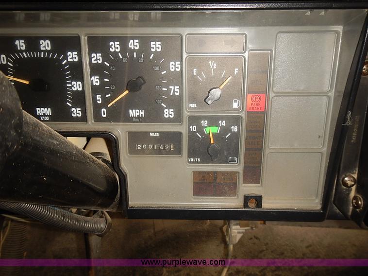 image for item J3088 1997 International 3800 school bus