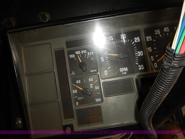 image for item J3088 1997 International 3800 school bus