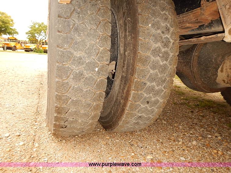 image for item J3088 1997 International 3800 school bus