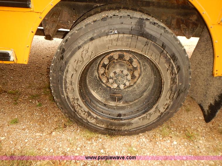 image for item J3088 1997 International 3800 school bus