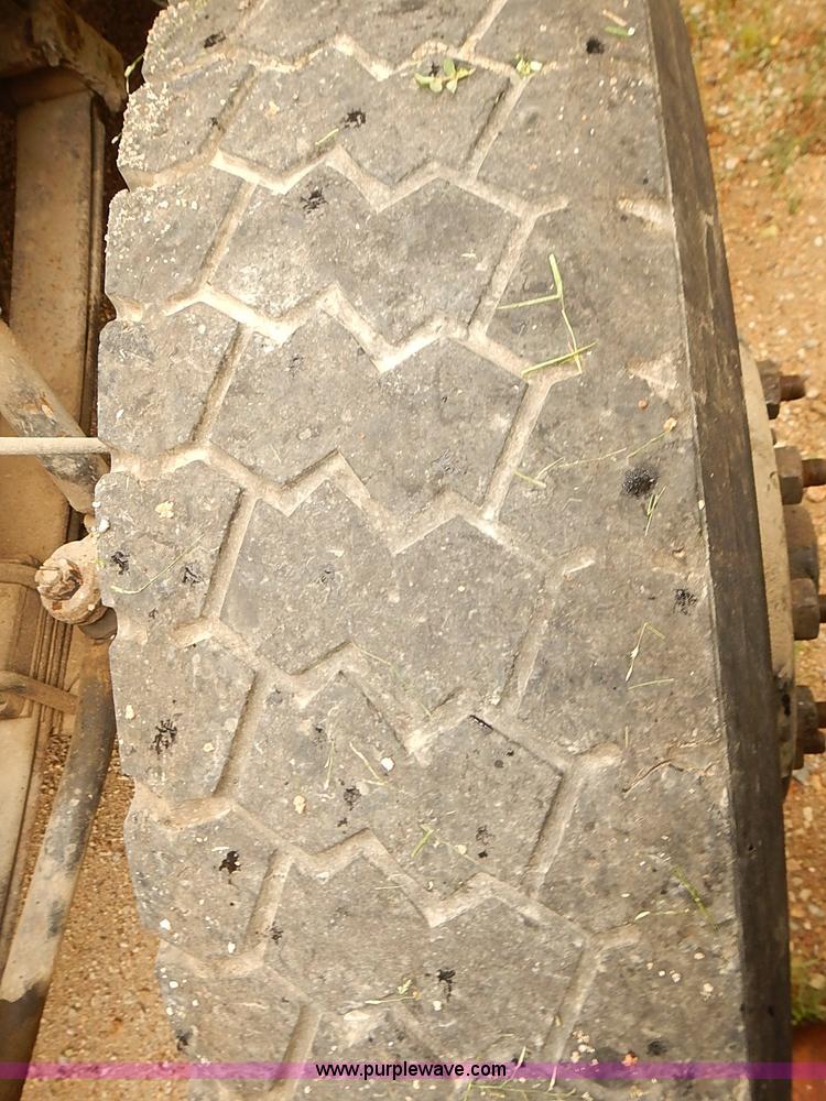 image for item J3088 1997 International 3800 school bus