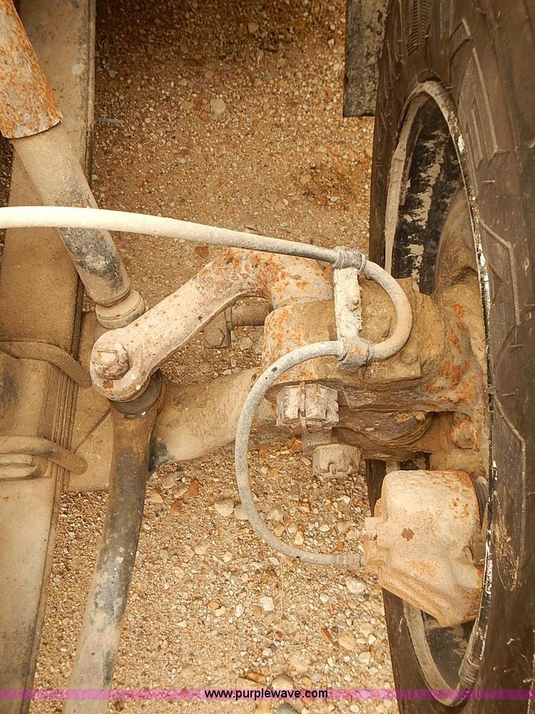 image for item J3088 1997 International 3800 school bus