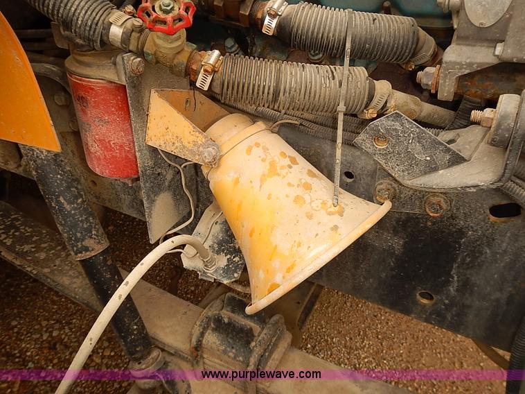 image for item J3088 1997 International 3800 school bus