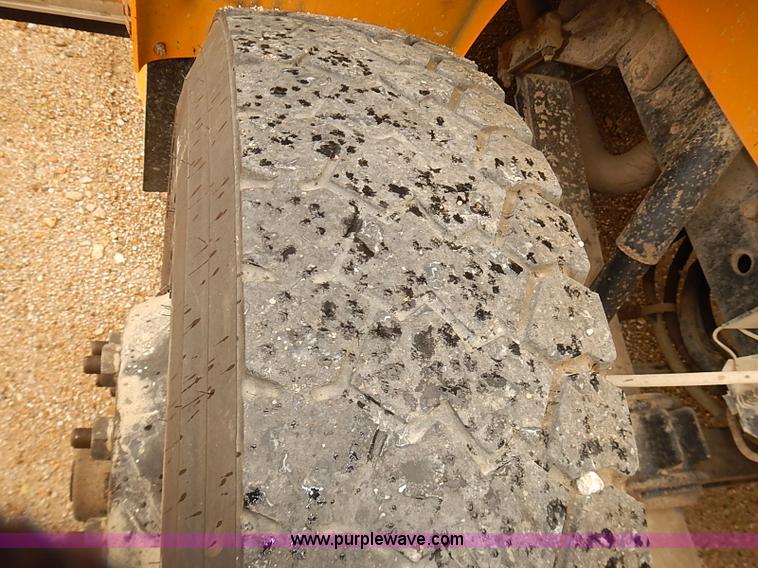 image for item J3088 1997 International 3800 school bus