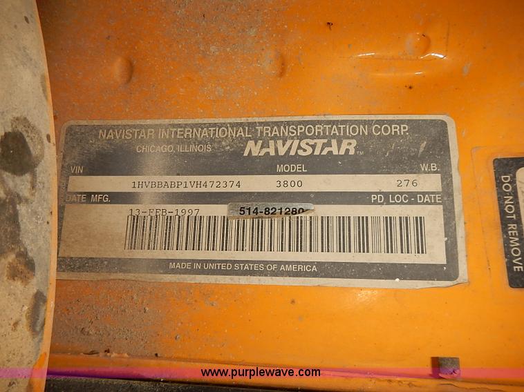 image for item J3088 1997 International 3800 school bus