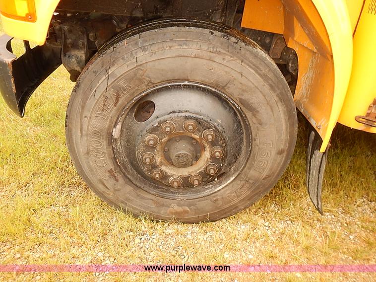 image for item J3089 1997 International 3800 school bus