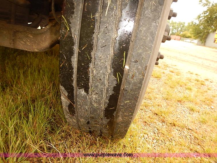 image for item J3089 1997 International 3800 school bus