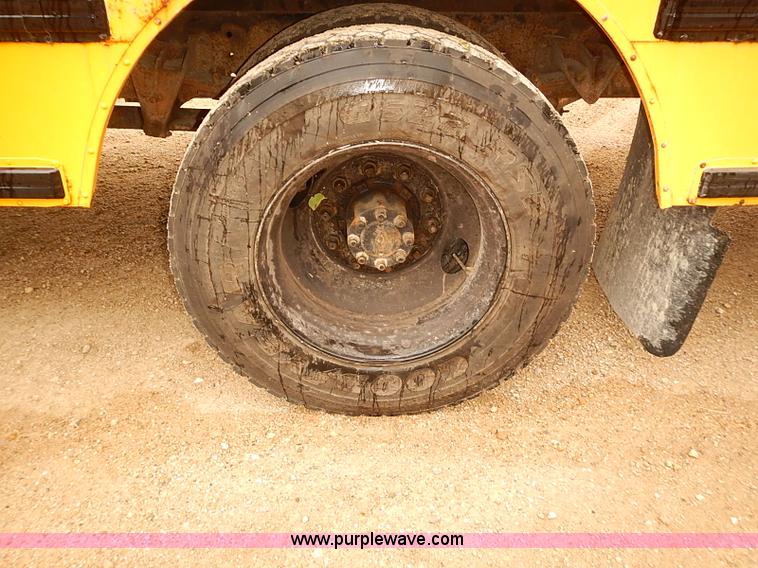 image for item J3089 1997 International 3800 school bus