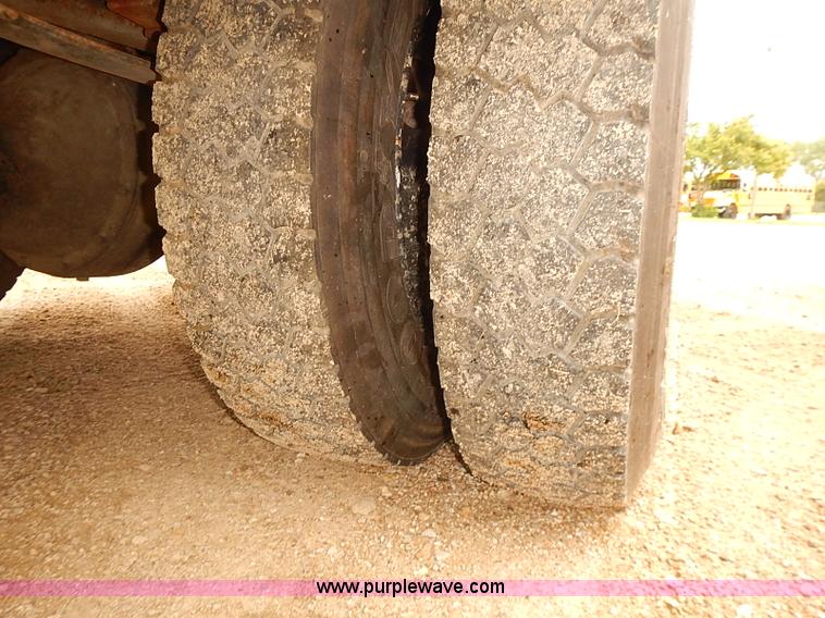 image for item J3089 1997 International 3800 school bus