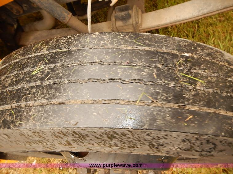 image for item J3089 1997 International 3800 school bus