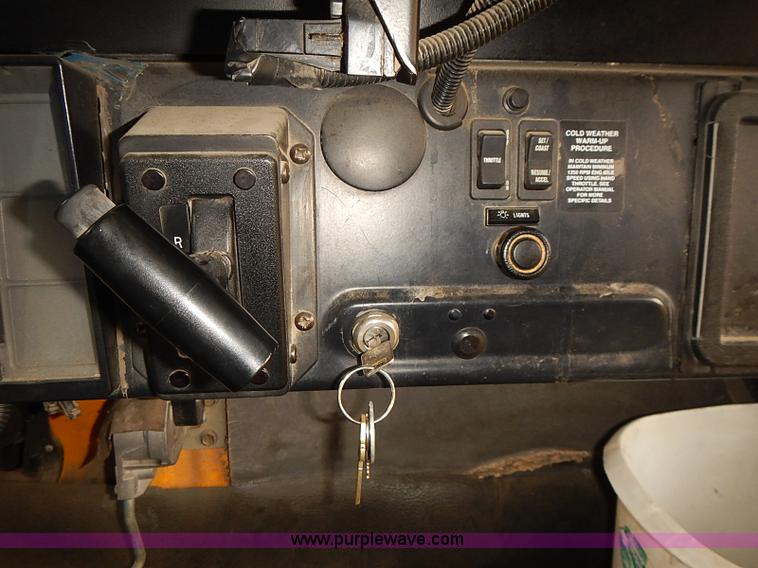 image for item J3089 1997 International 3800 school bus