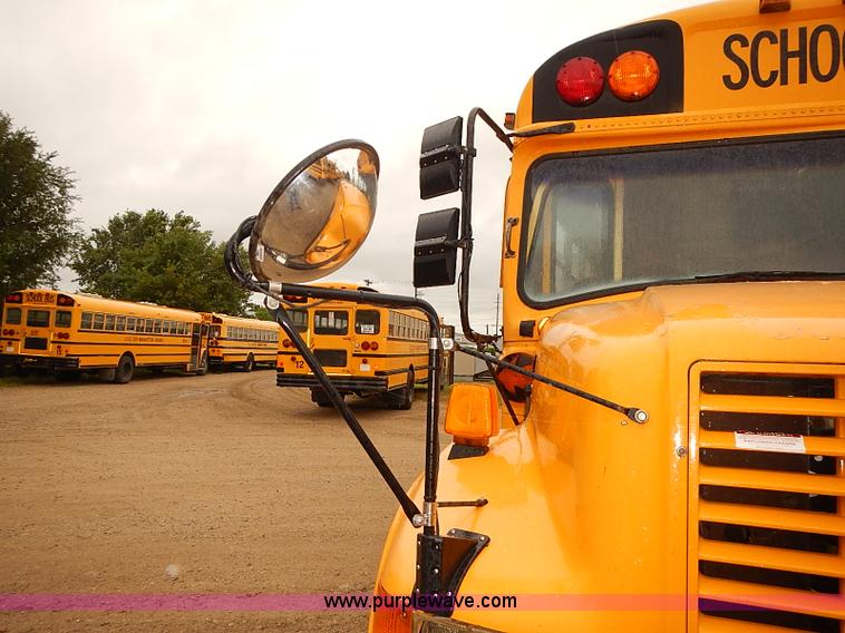 image for item J3090 1995 International 3800 school bus