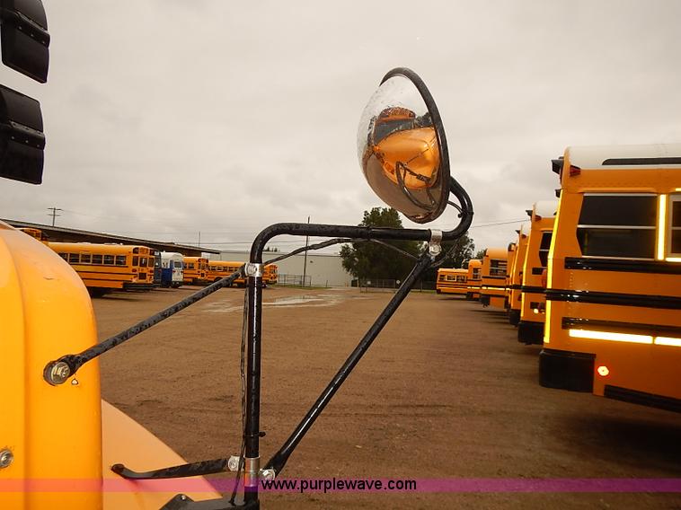 image for item J3090 1995 International 3800 school bus