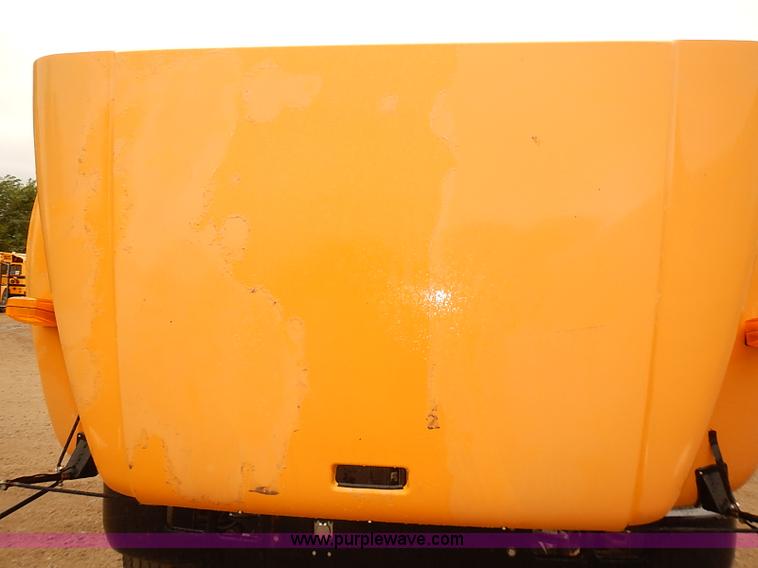 image for item J3090 1995 International 3800 school bus