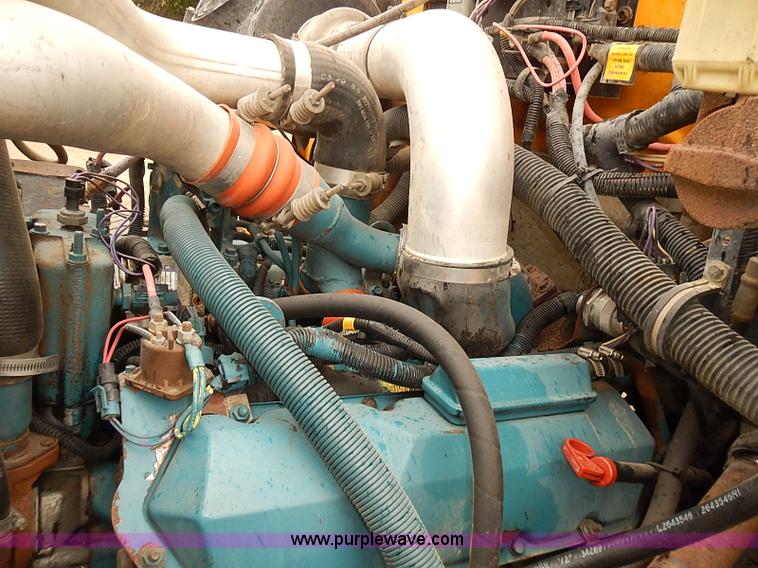 image for item J3090 1995 International 3800 school bus