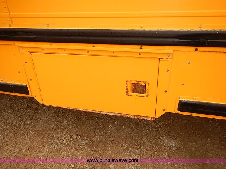 image for item J3090 1995 International 3800 school bus