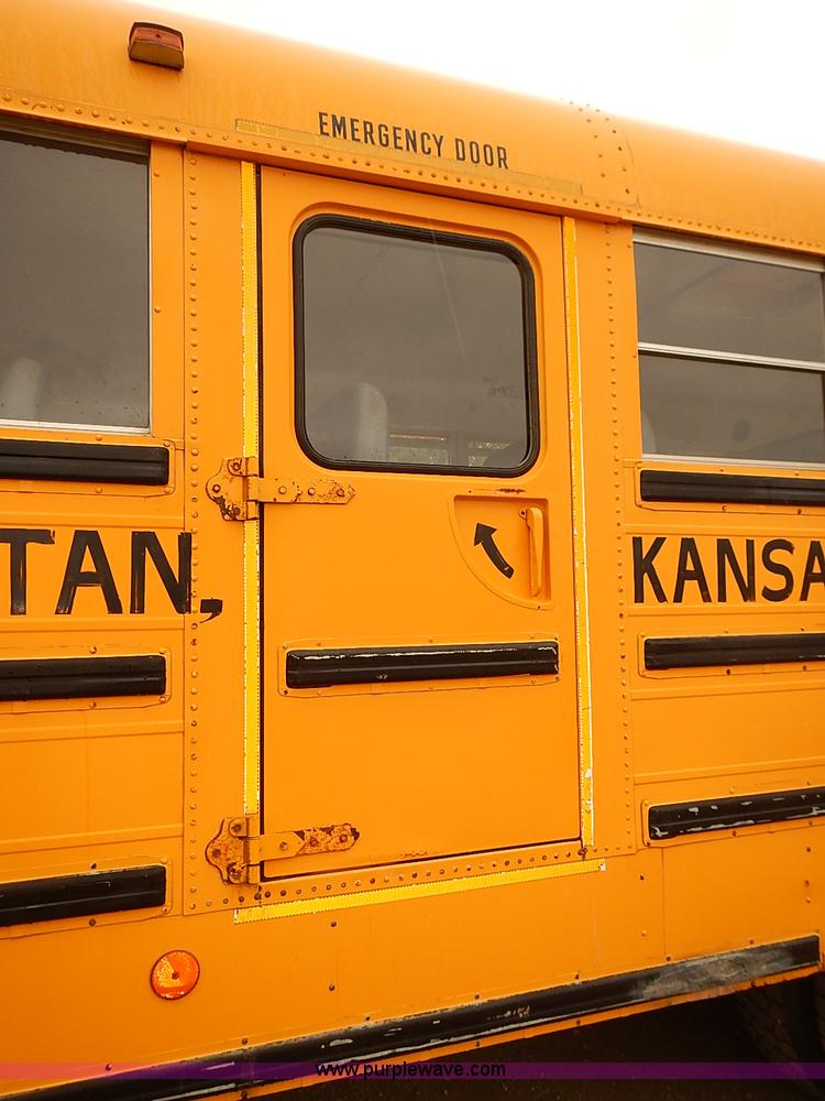 image for item J3090 1995 International 3800 school bus