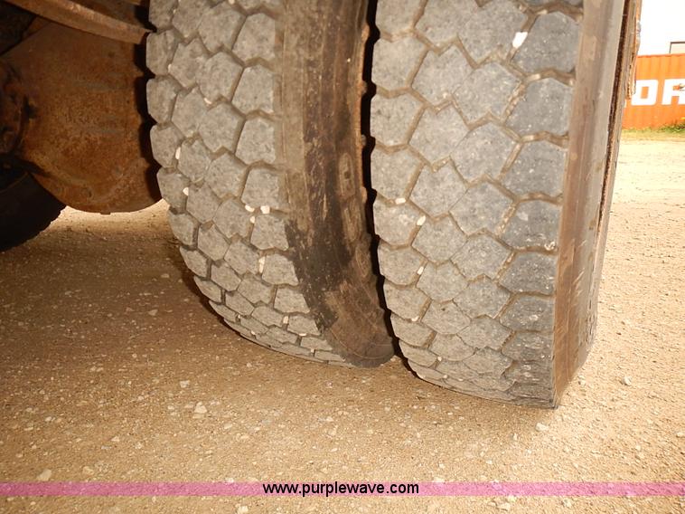 image for item J3090 1995 International 3800 school bus