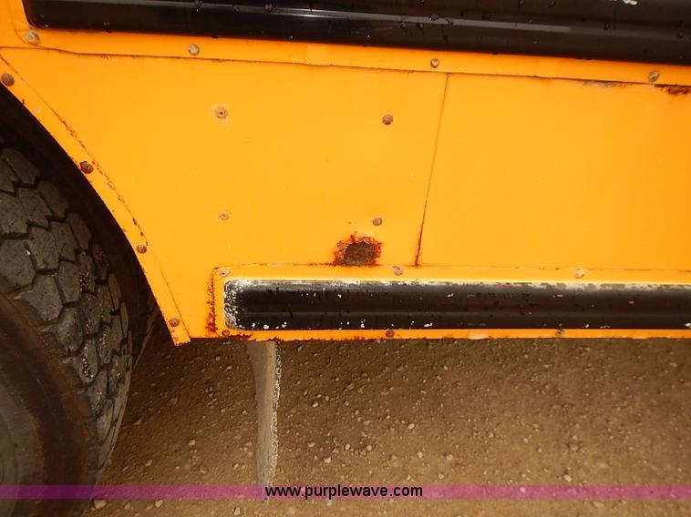 image for item J3090 1995 International 3800 school bus