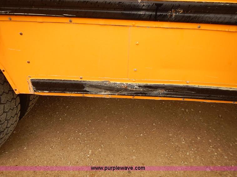 image for item J3090 1995 International 3800 school bus