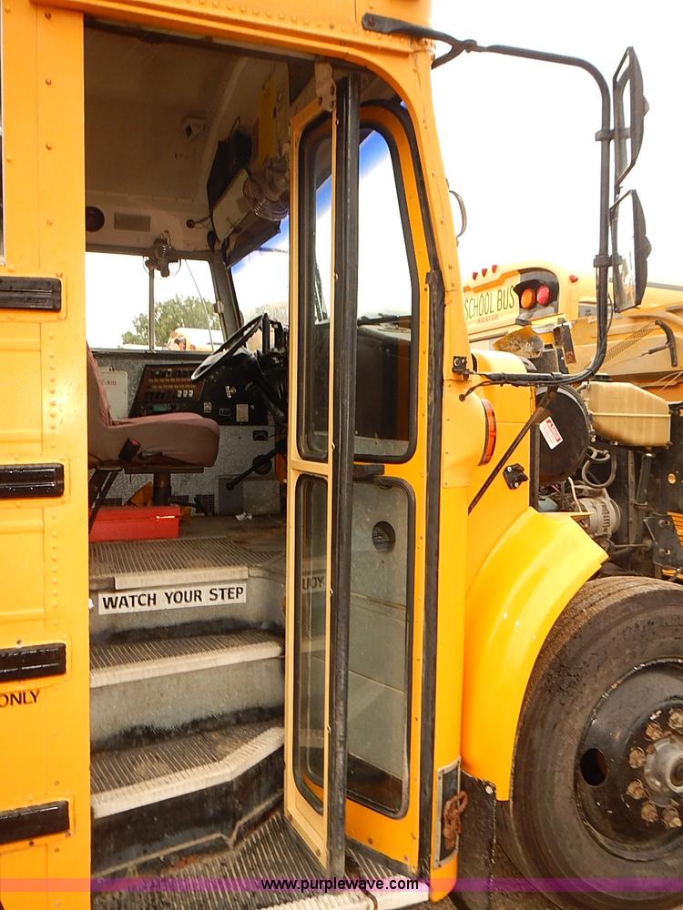 image for item J3090 1995 International 3800 school bus