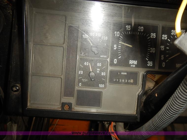 image for item J3090 1995 International 3800 school bus