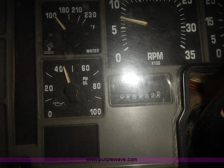 image for item J3090 1995 International 3800 school bus