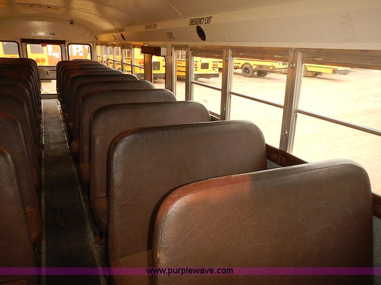 image for item J3090 1995 International 3800 school bus