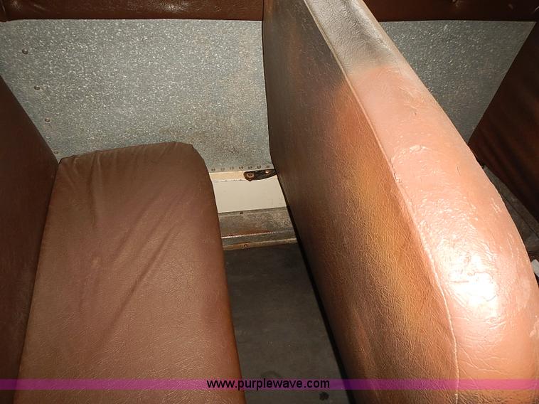 image for item J3090 1995 International 3800 school bus