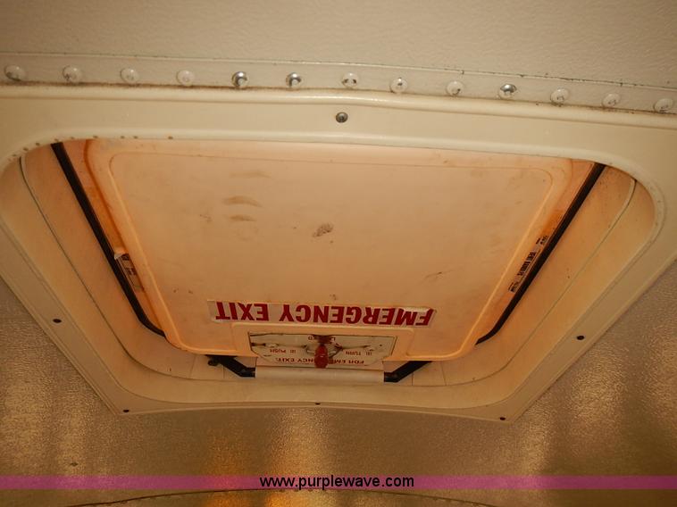 image for item J3090 1995 International 3800 school bus