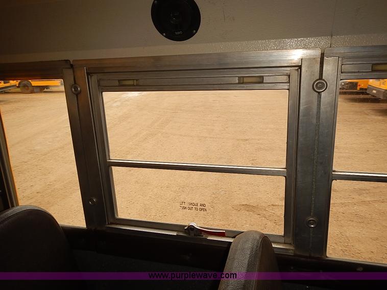 image for item J3090 1995 International 3800 school bus