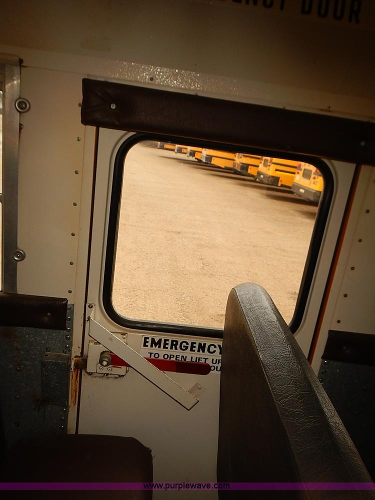 image for item J3090 1995 International 3800 school bus