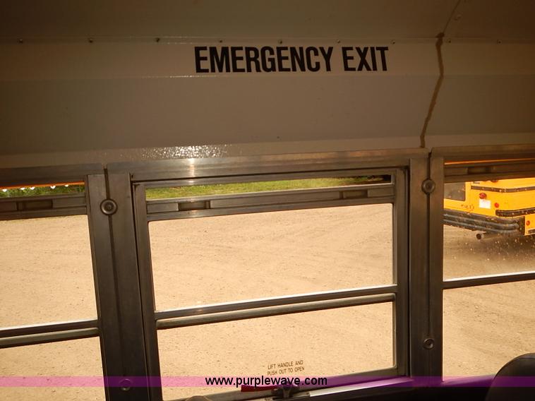 image for item J3090 1995 International 3800 school bus