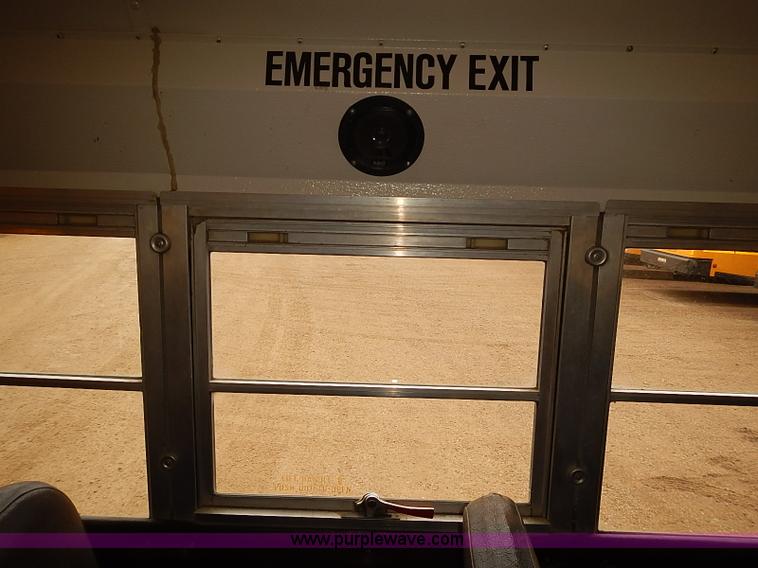 image for item J3090 1995 International 3800 school bus