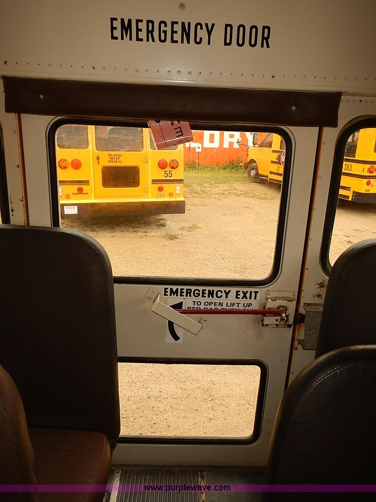 image for item J3090 1995 International 3800 school bus