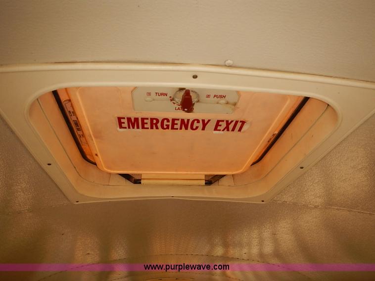 image for item J3090 1995 International 3800 school bus