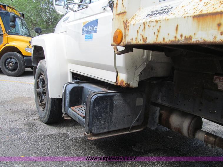 image for item J3421 1996 Ford F700 dump truck