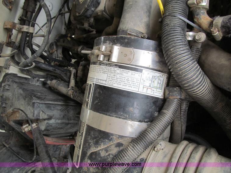 image for item J3421 1996 Ford F700 dump truck