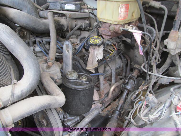 image for item J3421 1996 Ford F700 dump truck