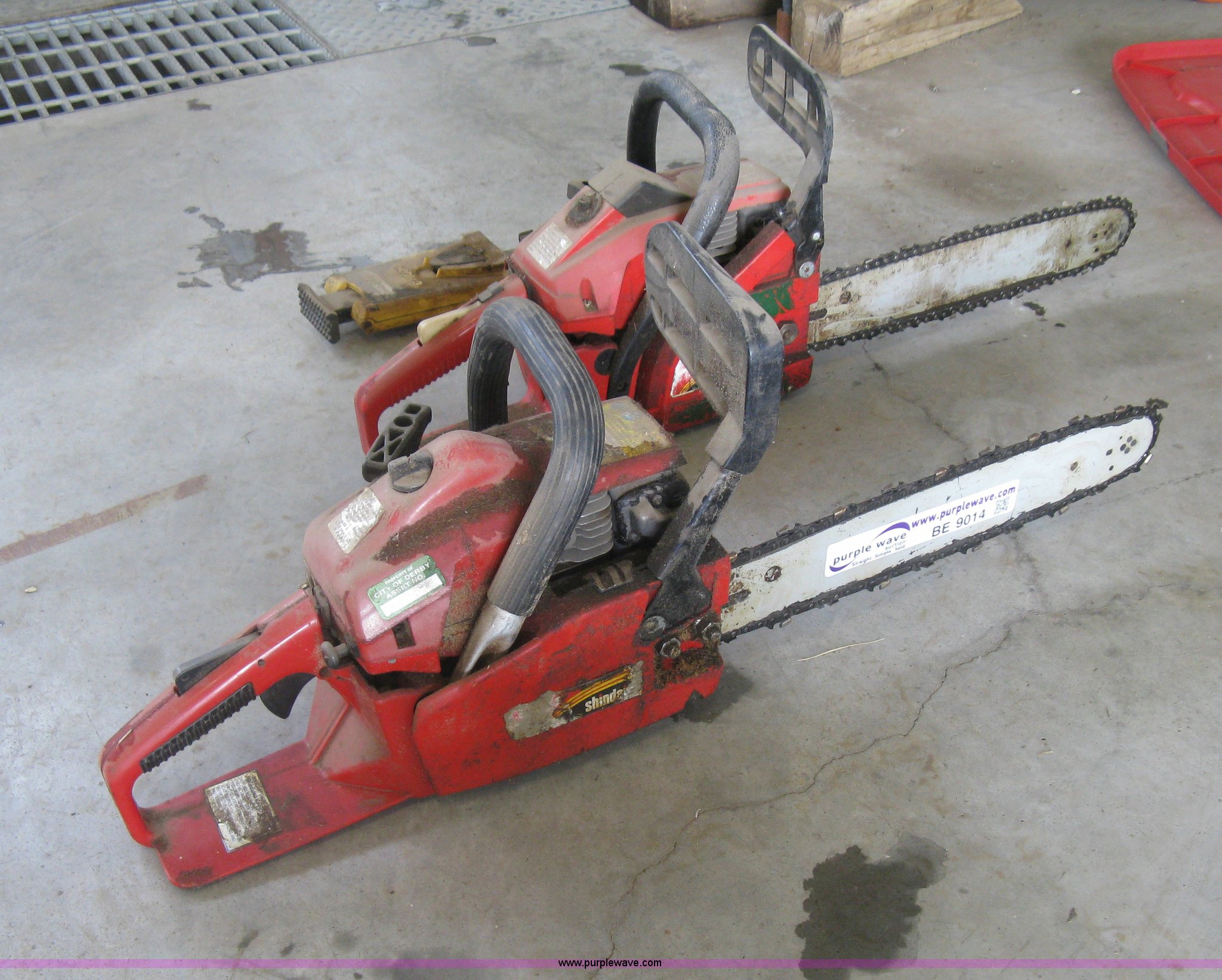 (2) Shindaiwa chainsaws in Derby, KS Item BE9014 sold Purple Wave
