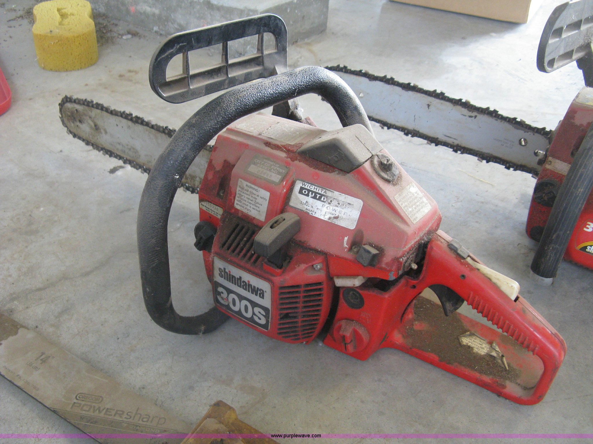 (2) Shindaiwa chainsaws in Derby, KS Item BE9014 sold Purple Wave