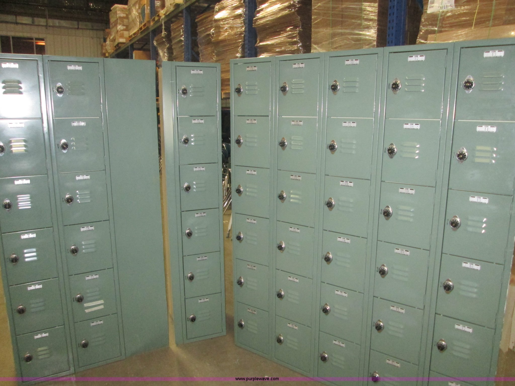 (48) lockers in Lawrence, KS Item D1211 sold Purple Wave