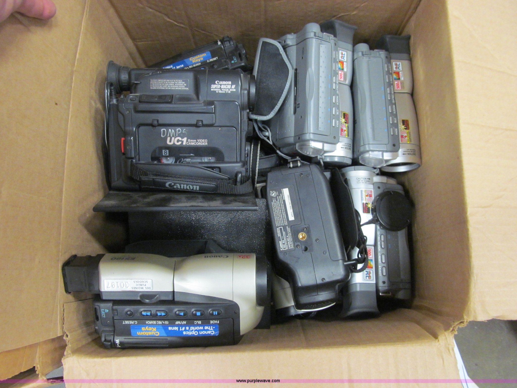 Assorted video cameras in Des Moines, IA Item J3428 sold Purple Wave
