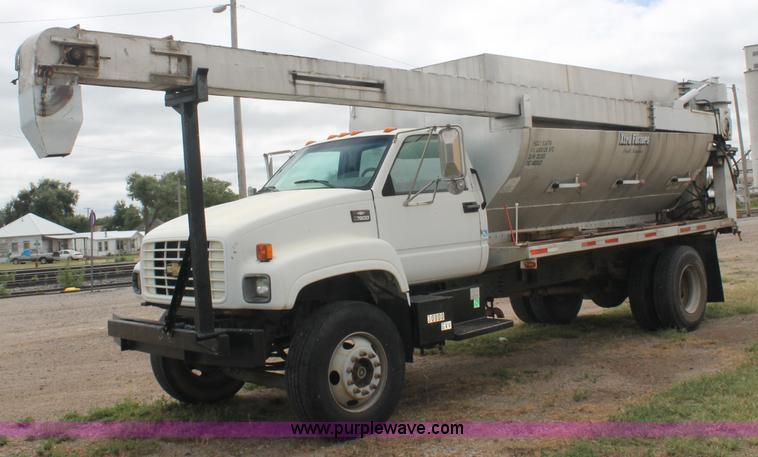 image for item AJ9344 2001 Chevrolet C7500 feed delivery truck