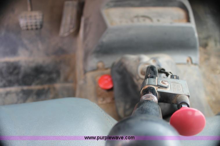 image for item AJ9344 2001 Chevrolet C7500 feed delivery truck